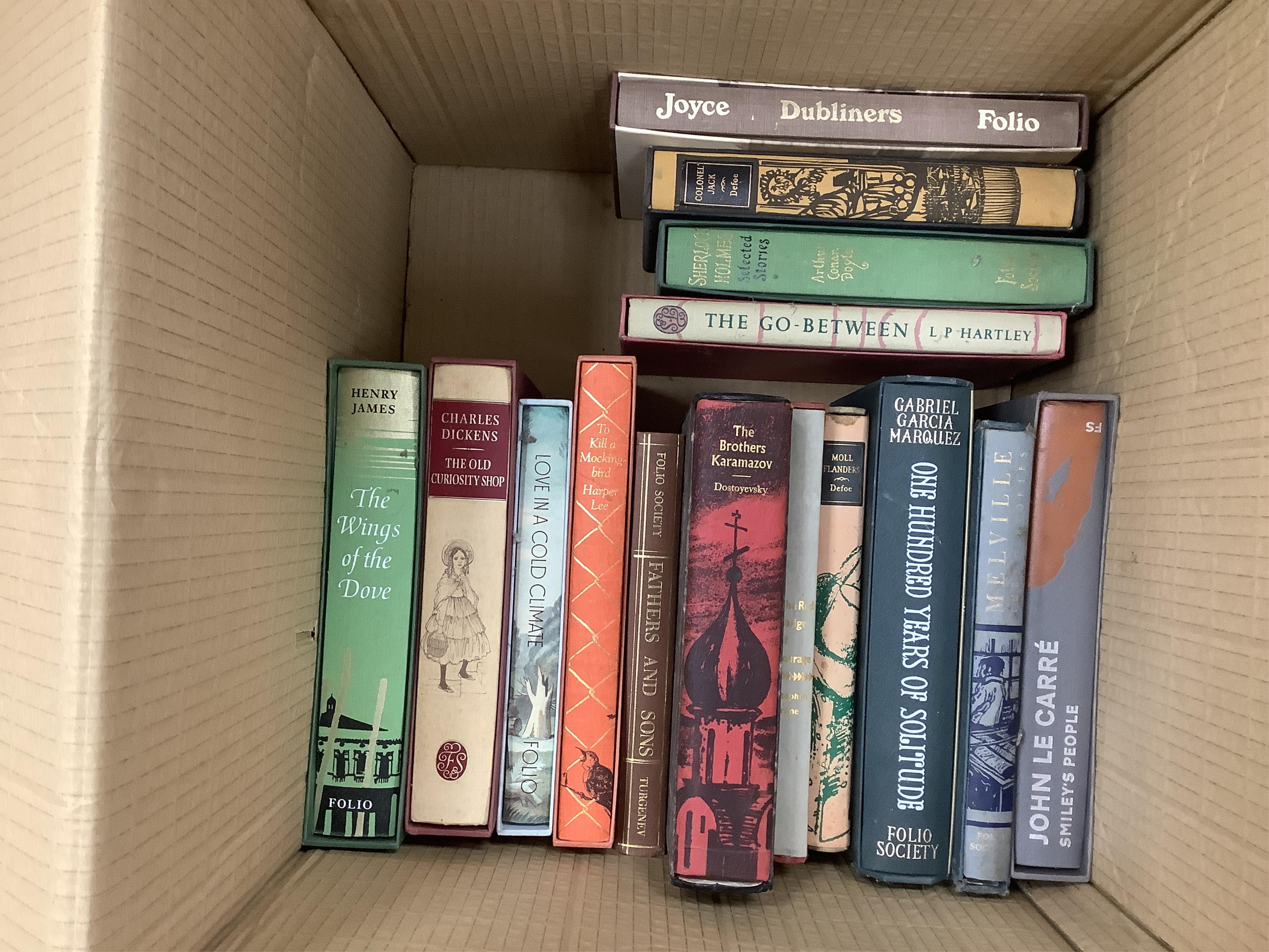 A large quantity of various Folio Society books. Condition - varies